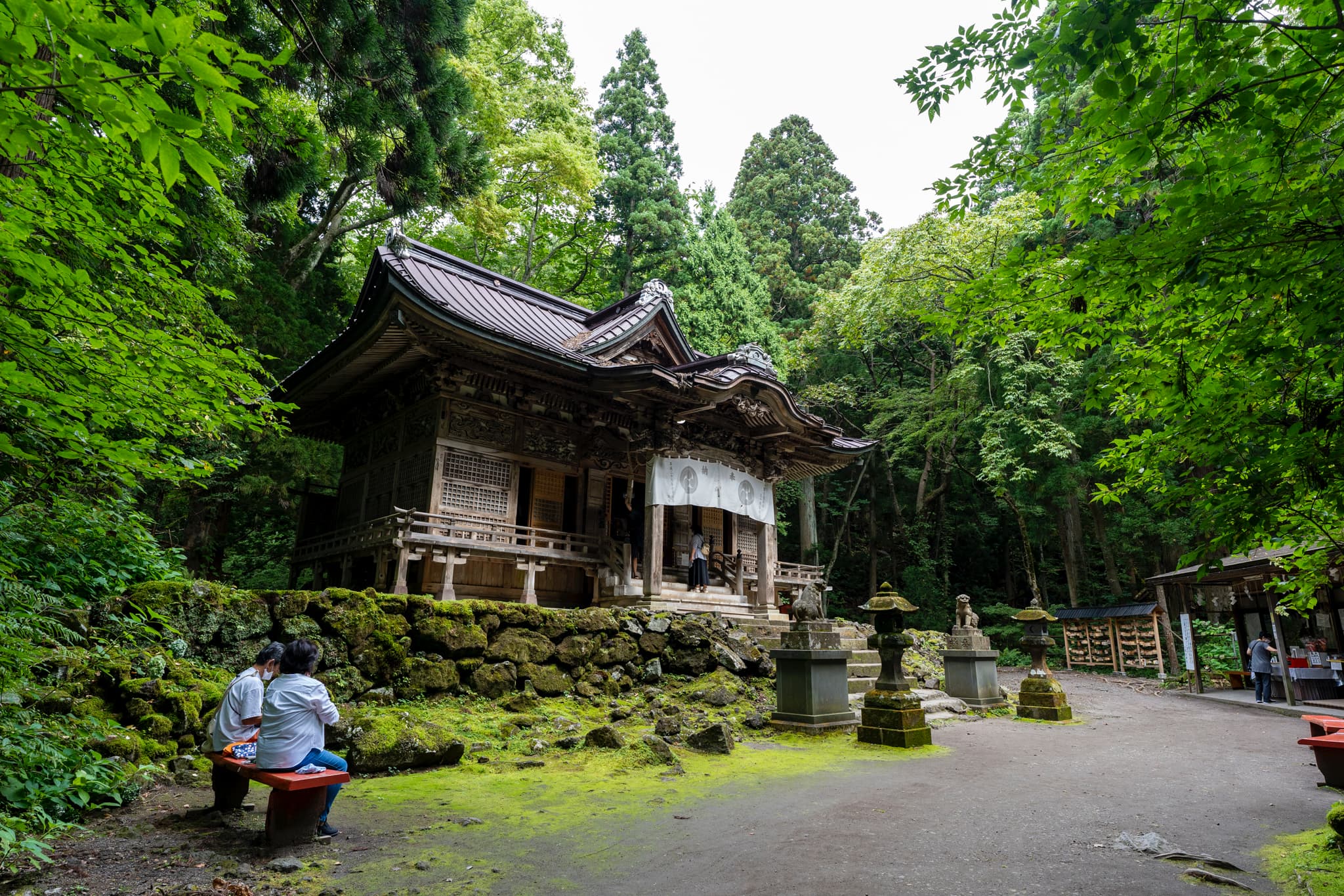十和田神社拝殿
